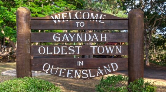 Gayndah sign, | Newsreel