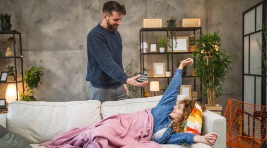 Do women need more sleep than men?