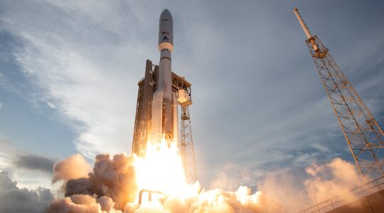 Amazon rocket. | Newsreel