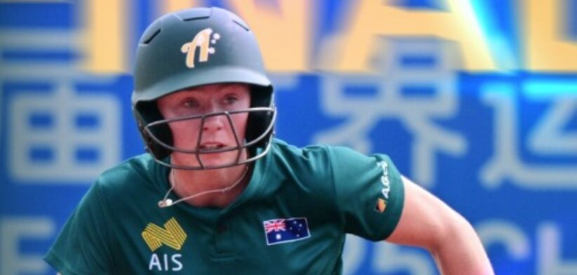 Australian Softball player . | Newsreel