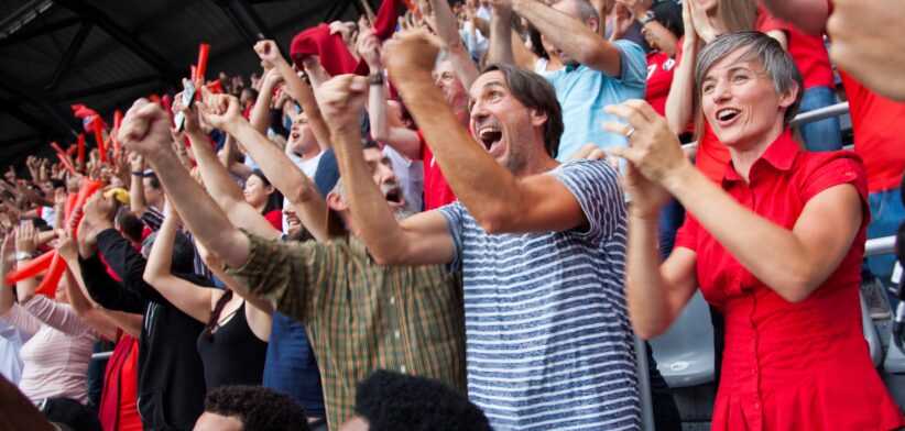 Sports fans. | Newsreel
