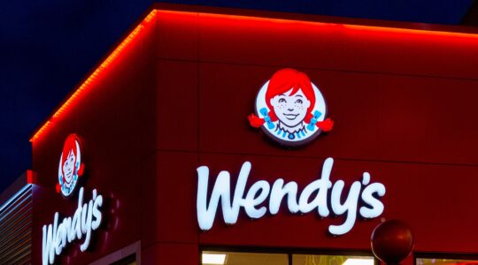 Wendy's. | Newsreel