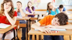 Bored and hot students in classroom. | Newsreel