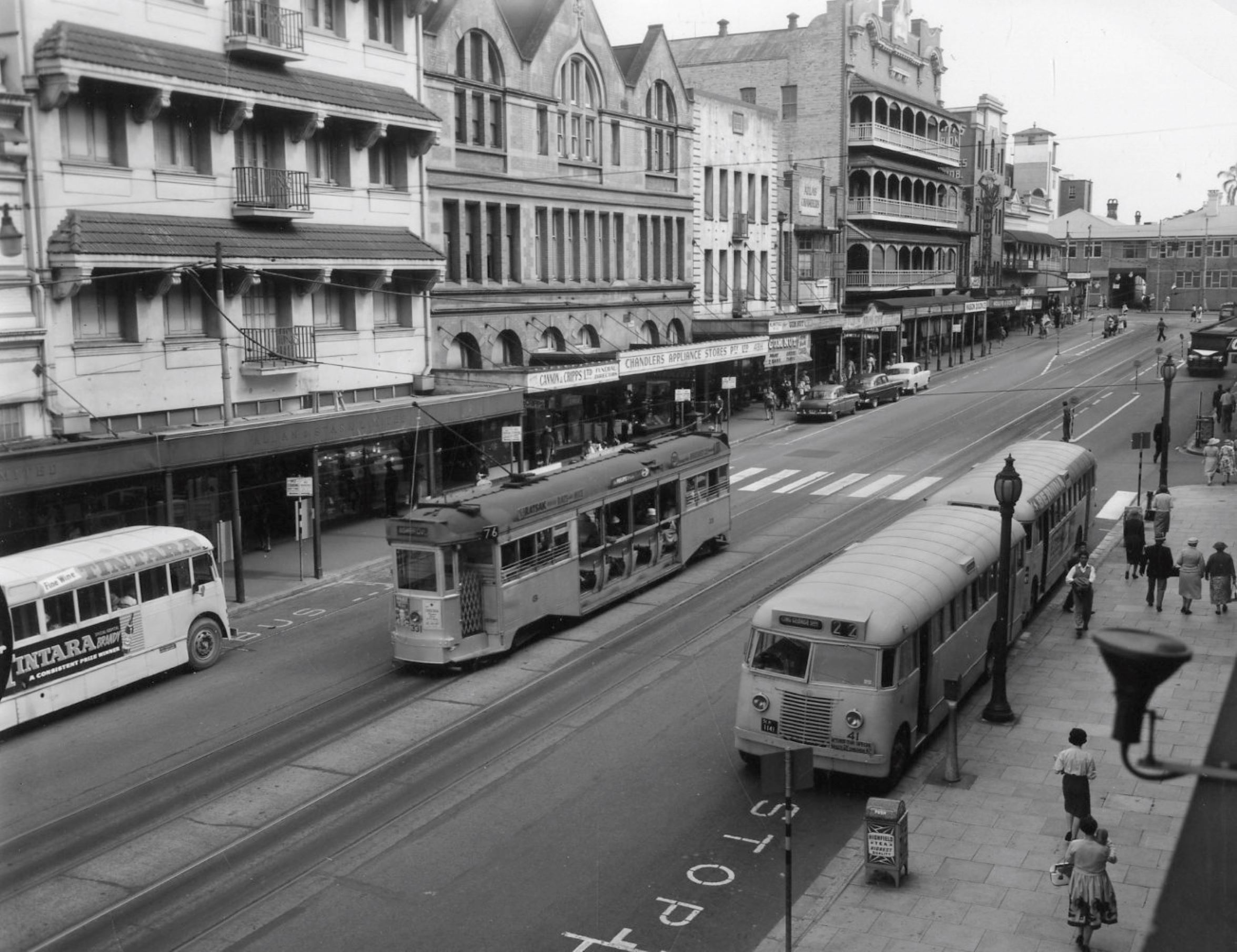 Adelaide Street, Brisbane 1960. | Newsreel