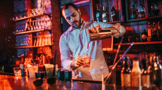 Thousands of Aussies ditching their second jobs
