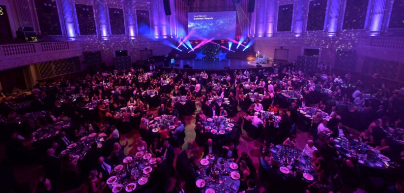 Awards night. | Newsreel