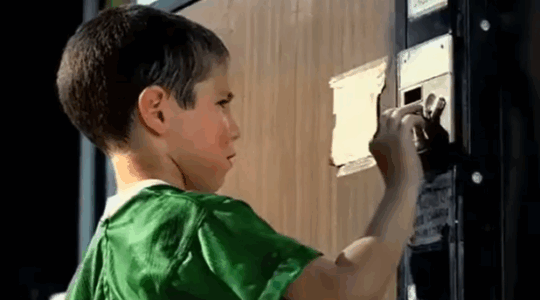 The famous 2001 Coke verses Pepsi ad - Newsreel