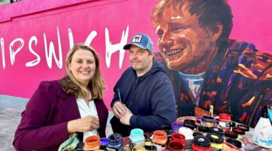 Ipswich Mayor Teresa Harding and Artist Duncan Mattocks.