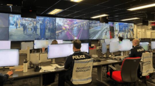 Queensland State Police Operations Centre. | newsreel