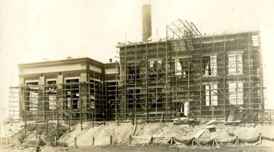 Brisbane Powerhouse being built. | Newsreel