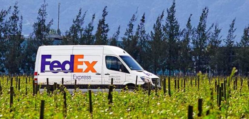 FedEx truck. | Newsreel