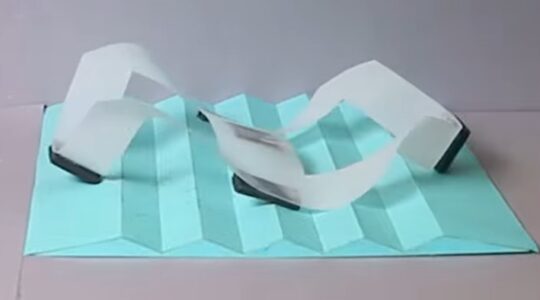 Shape-shifting robots rise from thin sheets. Watch video