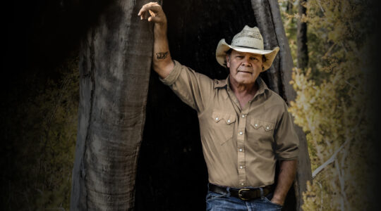 Country music popular as free festival hits Gold Coast