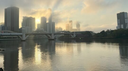 Brisbane at sunrise. | newsreel