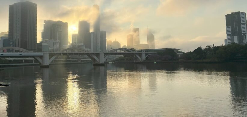 Brisbane at sunrise. | newsreel