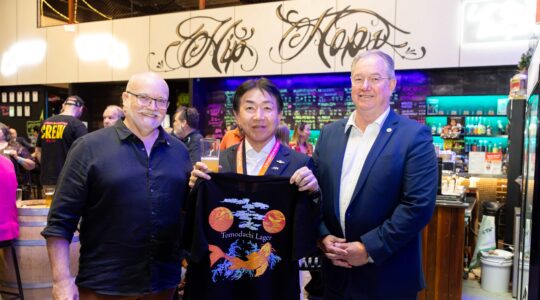 Hip Hops Head Brewer Shaun Reeves, Mayor of Sanyo-Onoda, Japan Goji Fujita and City of Moreton Bay Mayor Peter Flannery