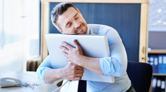 Hesitation in Great Resignation as job huggers emerge