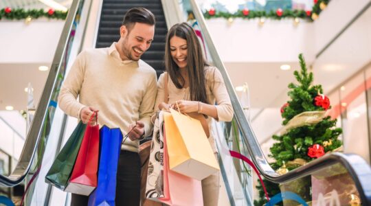 Couple Christmas shopping. | Newsreel
