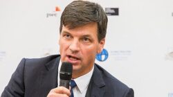 Angus_Taylor_speaking_at_the_Crawford_Forum_2015