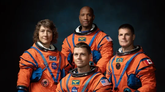 The crew of the Artemis NASA space mission that will circle the moon in 2026 - Newsreel