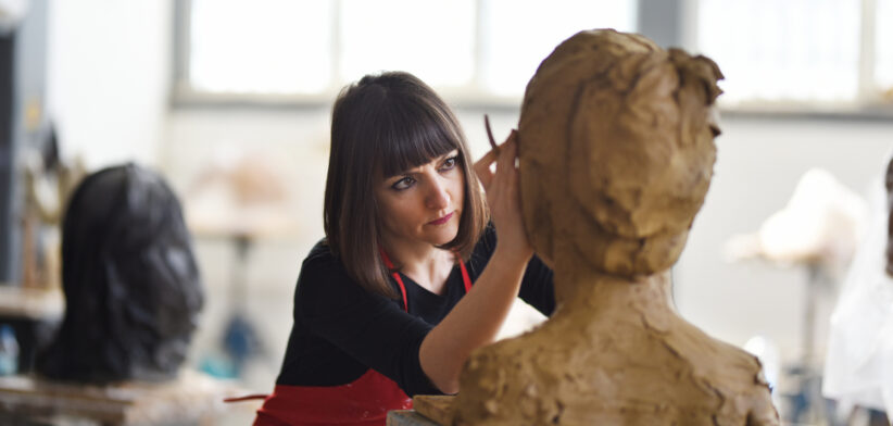 Creative Industries working conditions will be researched by the Federal Government - Newsreel