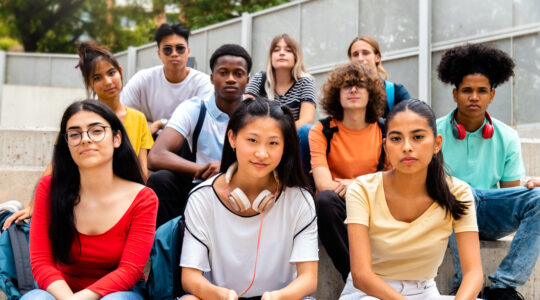 Racially diverse students at uni - Newsreel