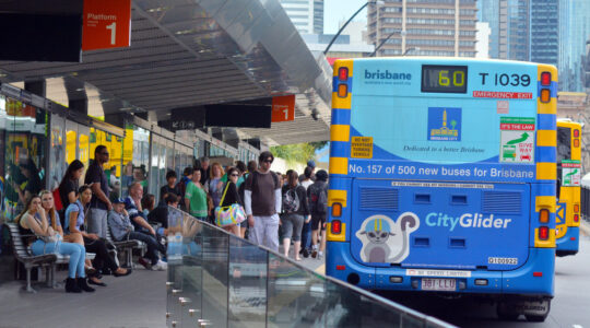 People queue for the bus in Brisbane Australia – Newsreel