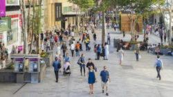 Queen St Mall Brisbane consumer confidence – Newsreel