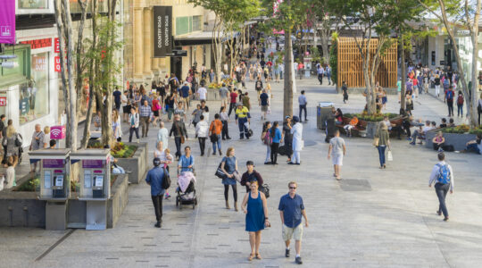 Queen St Mall Brisbane consumer confidence – Newsreel