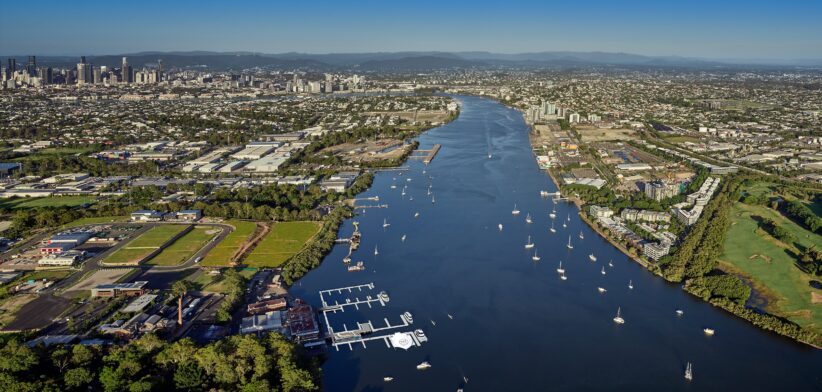 Colmslie Wharves - Newsreel