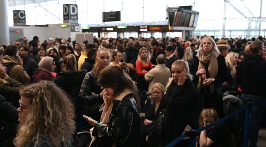 Middle East conflict has caused airport chaos - Newsreel