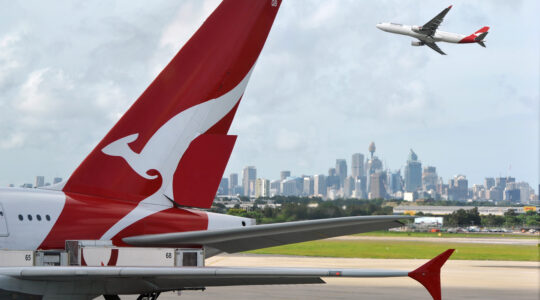 Qantas - Newsreel