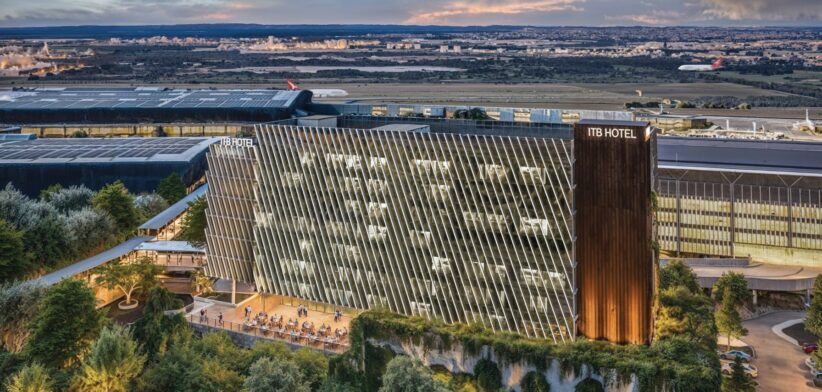 Brisbane international terminal hotel - Newsreel