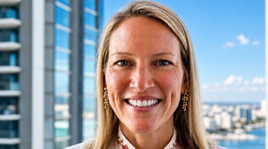 Businesses urged to trial AI with human safeguards