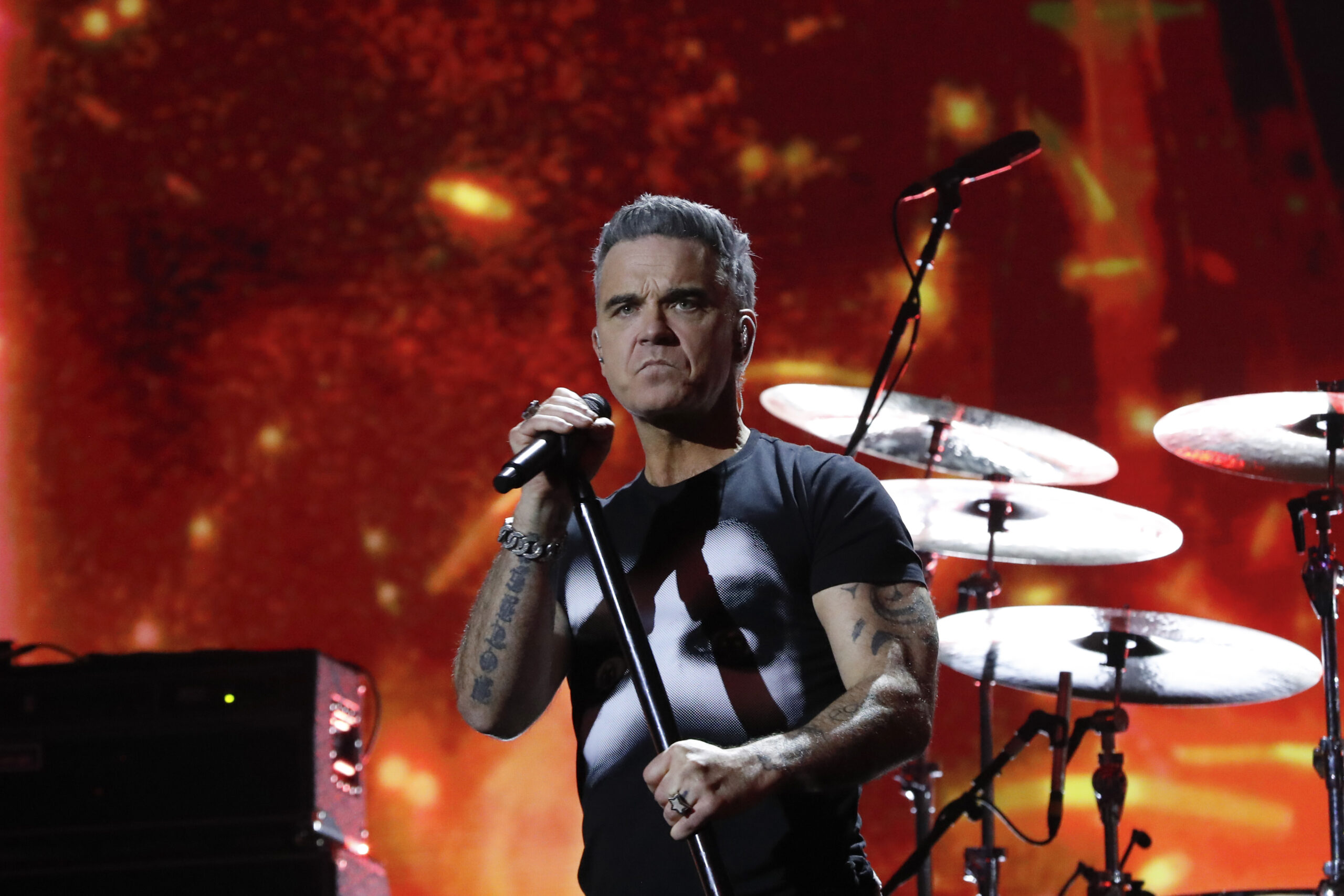 Robbie Williams - Newsreel