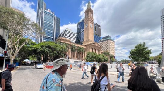Queensland councillors parliamentary inquiry - Newsreel