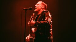 Bryan Adams - Newsreel