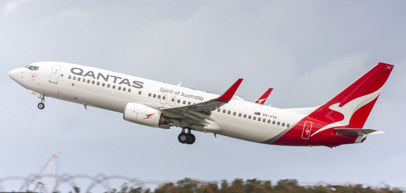 Qantas Boeing 737 departing Brisbane