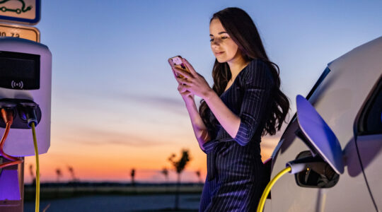 Chaotic battery charging system stifles EV roll-out