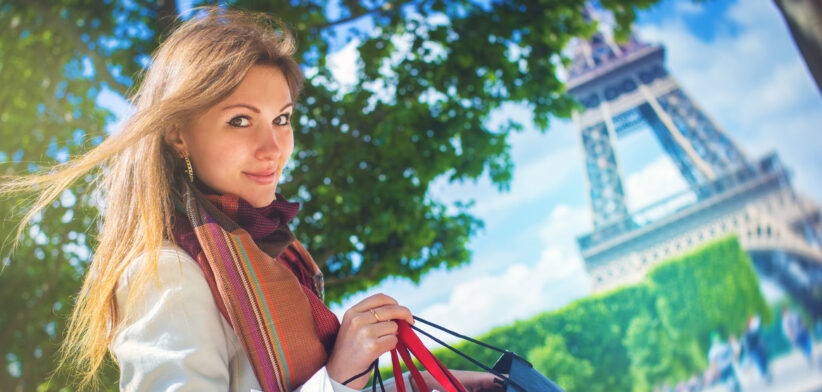 Shopping woman in Paris