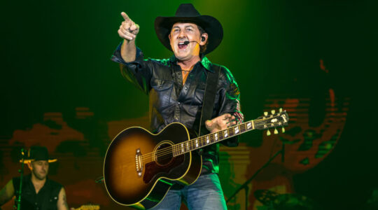 Lee Kernaghan Performs At The Tamworth Country Music Festival