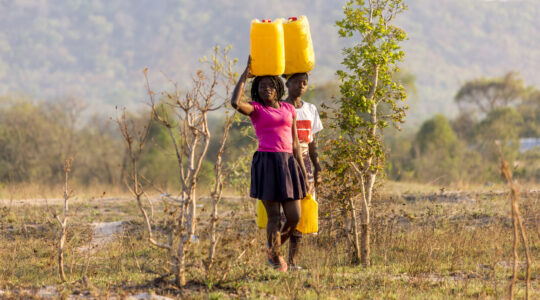 Parched countries look to China for water desalination